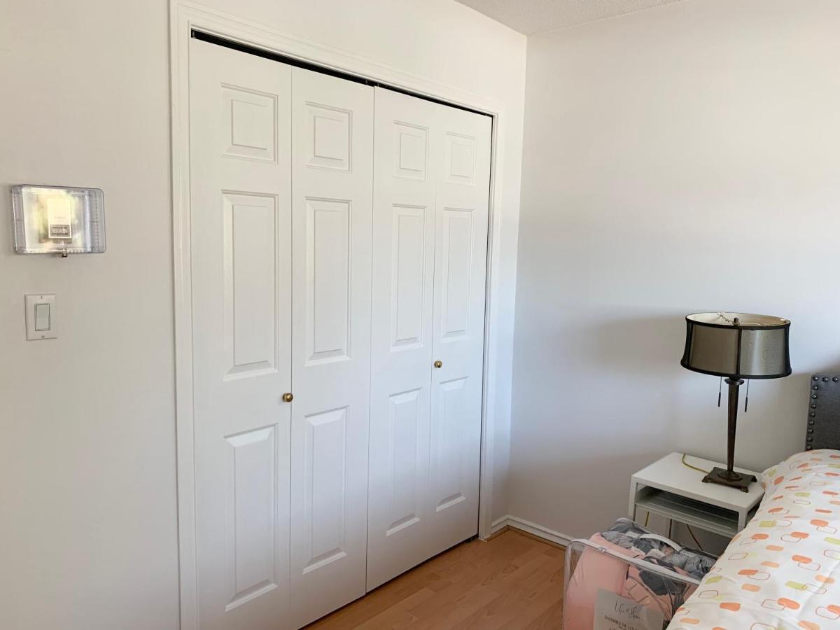 One Bedroom Queen Bed Sharing Washroom In Tiger Sweet House License## Richmond Extérieur photo