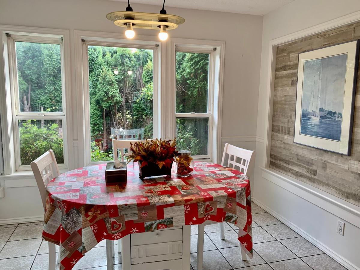 One Bedroom Queen Bed Sharing Washroom In Tiger Sweet House License## Richmond Extérieur photo