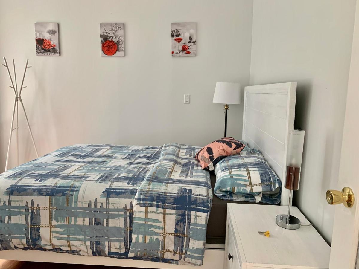 One Bedroom Queen Bed Sharing Washroom In Tiger Sweet House License## Richmond Extérieur photo